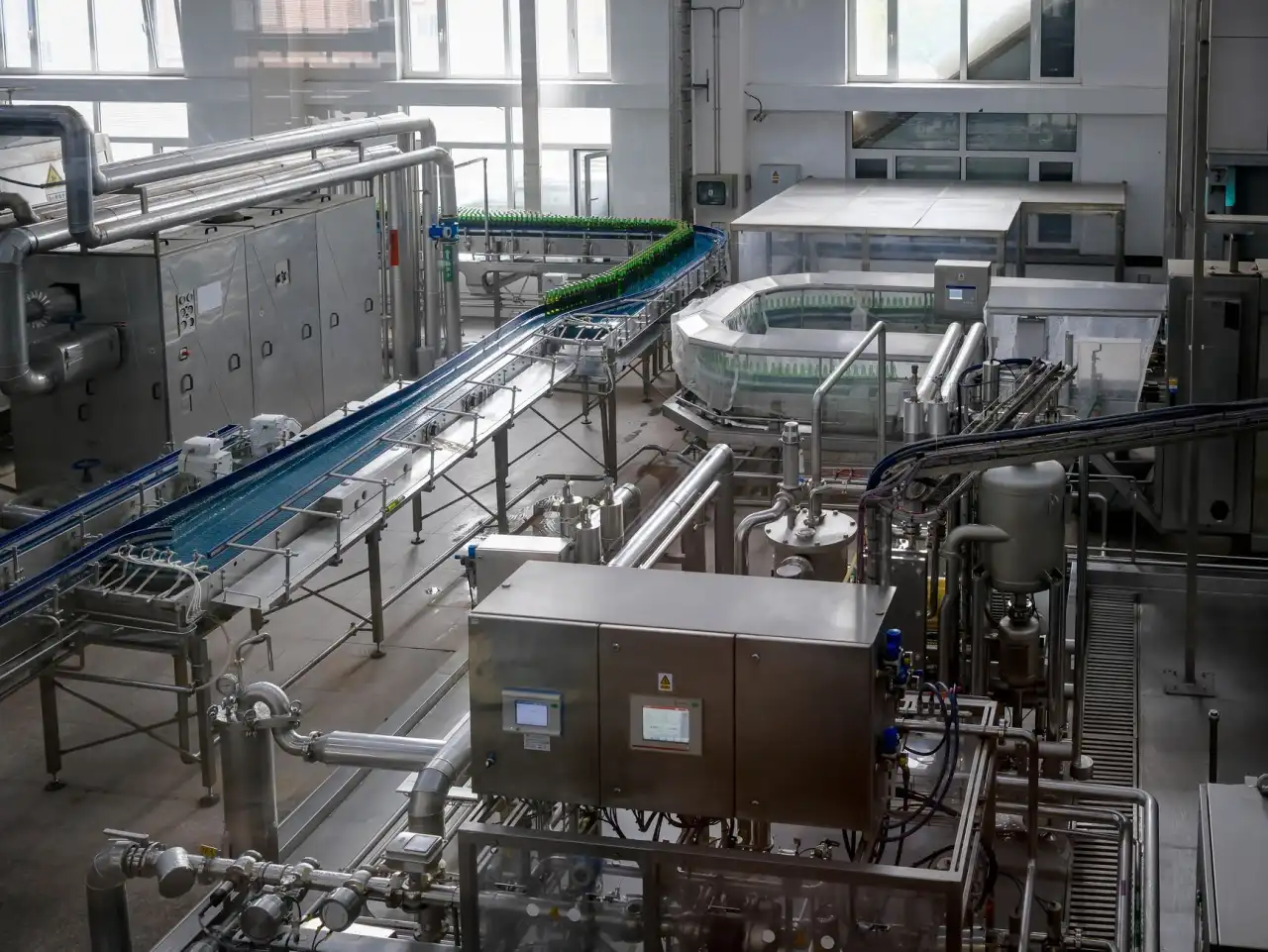 华南地区工控机选型要点：从硬件配置到环境适应性分析
